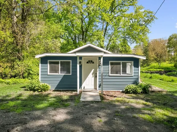 7323 E Pansy Ln, New Carlisle, IN 46552