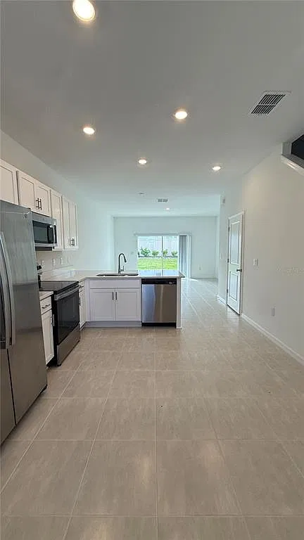 2 bed, 2.5 bath, 1187 sqft, $2,000 — Photo 2