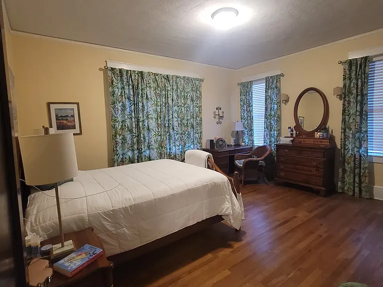 128 S Capitol Pkwy — Photo 13