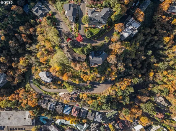 SW Cardinell Way, Portland, OR 97201