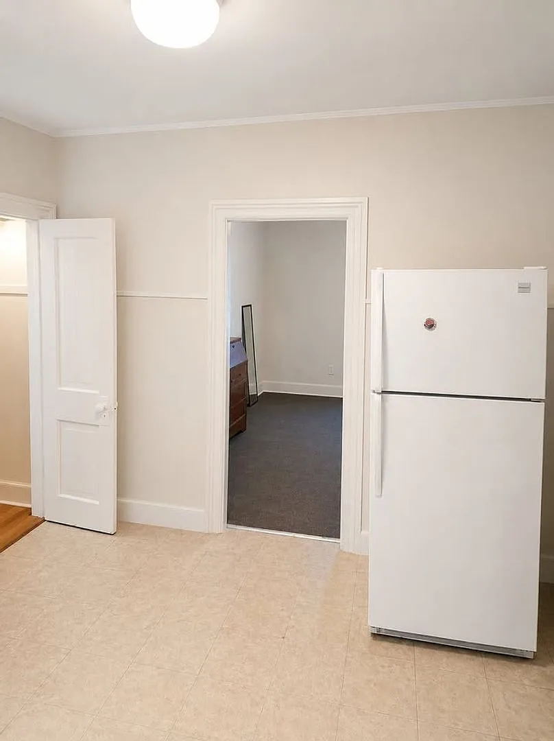 50-52 Rowe Court — Photo 3