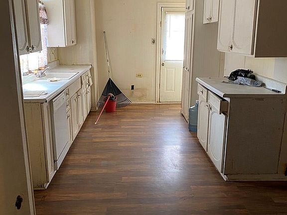 5th image of 4344 Ashland Dr