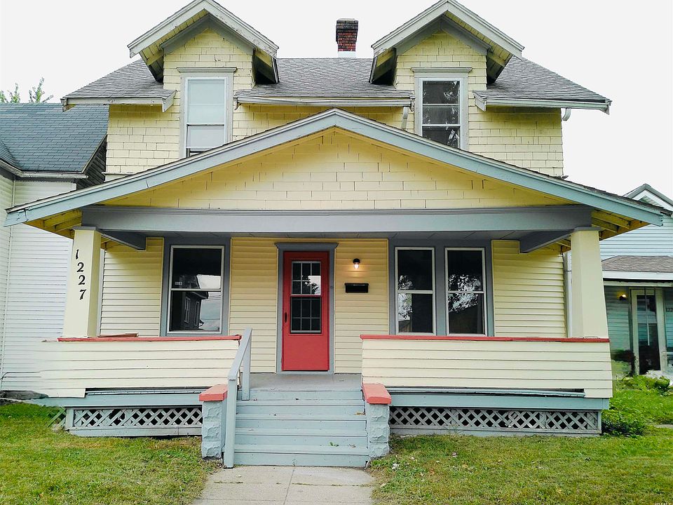 1st image of 1227 Napier St