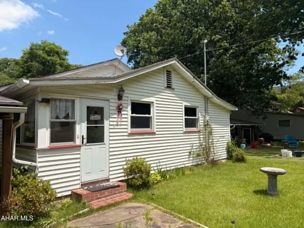186 Cypher Beach Rd, Hopewell, PA 16650