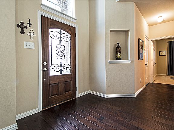3rd image of 914 Witherby Ln