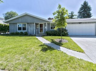 W67N804 Evergreen Blvd, Cedarburg, WI 53012