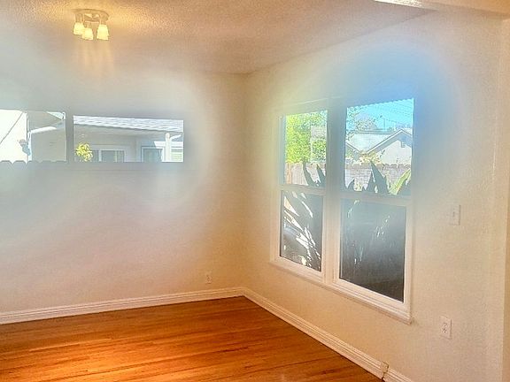 3rd image of 7424 Sunnybrae Ave