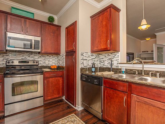 4th image of 5219 Maple Ave APT 1304