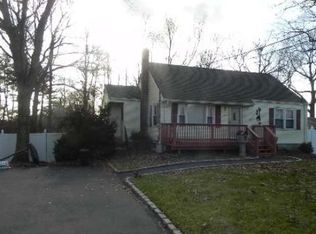 150 Lou Ave, Kings Park, NY 11754