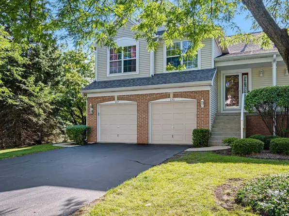 135 Hidden Pond Cir #135, Aurora, IL 60504