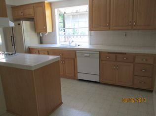 6539 Petit Ave, Lake Balboa, CA 91406