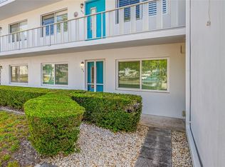 8533 110th St APT 106, Seminole, FL 33772