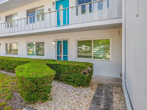 8533 110th St APT 106, Seminole, FL 33772