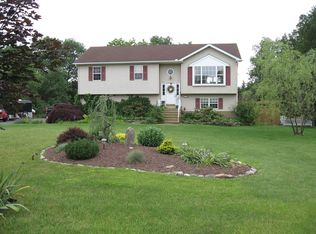 106 Todd Ln, Stroudsburg, PA 18360