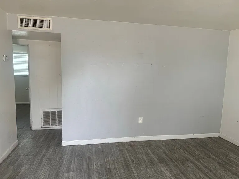 5927-5939 W Rose Ln #5947 — Photo 34