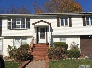 176 Dutchess St, West Babylon, NY 11704
