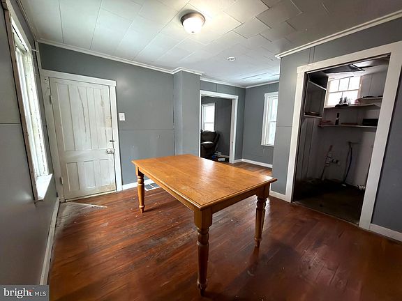 5th image of 1356 Main St