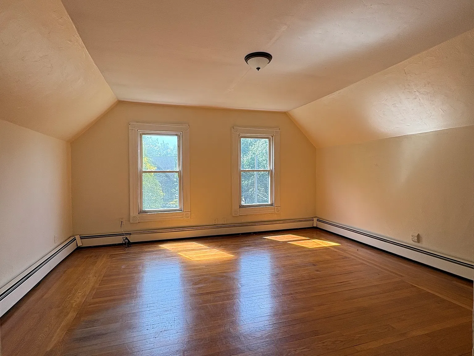 1 bed, 1.0 bath, 3613 sqft, $1,380 — Photo 1