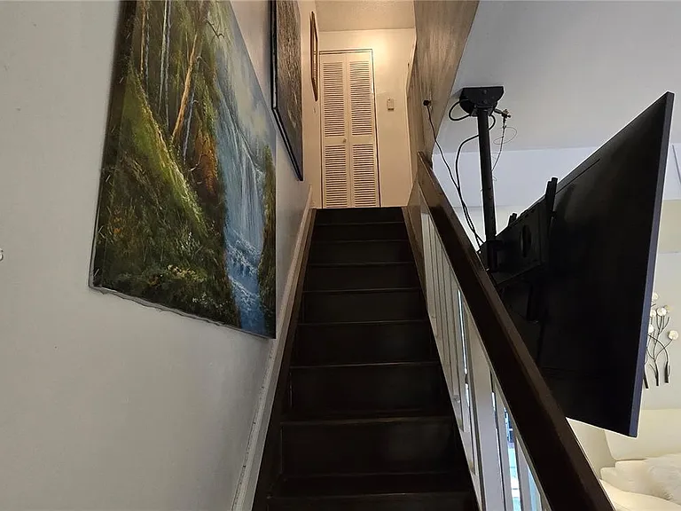 1345 W 41st St #6 — Photo 7