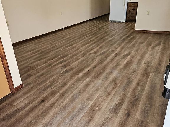 2nd image of 927-941 S Grant Ave #941-A