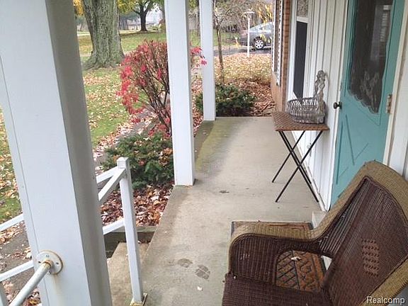 2nd image of 2142 Lake Wind Dr