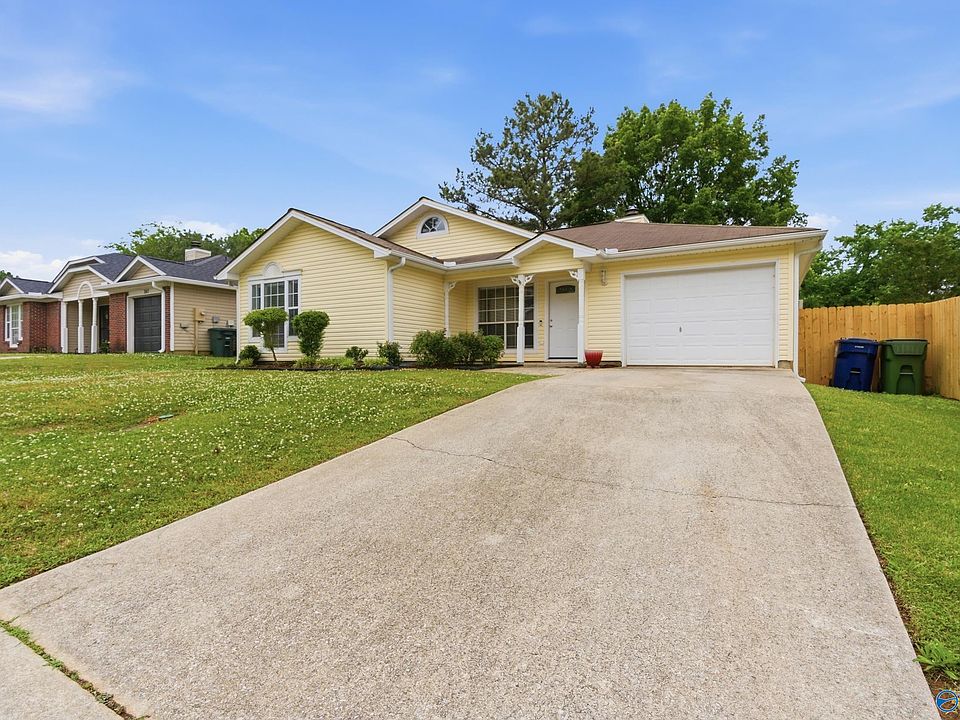 1st image of 209 Mountain Creek Dr