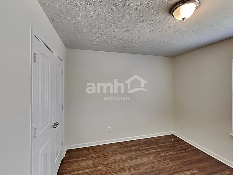 2076 Red Jacket Trce — Photo 19