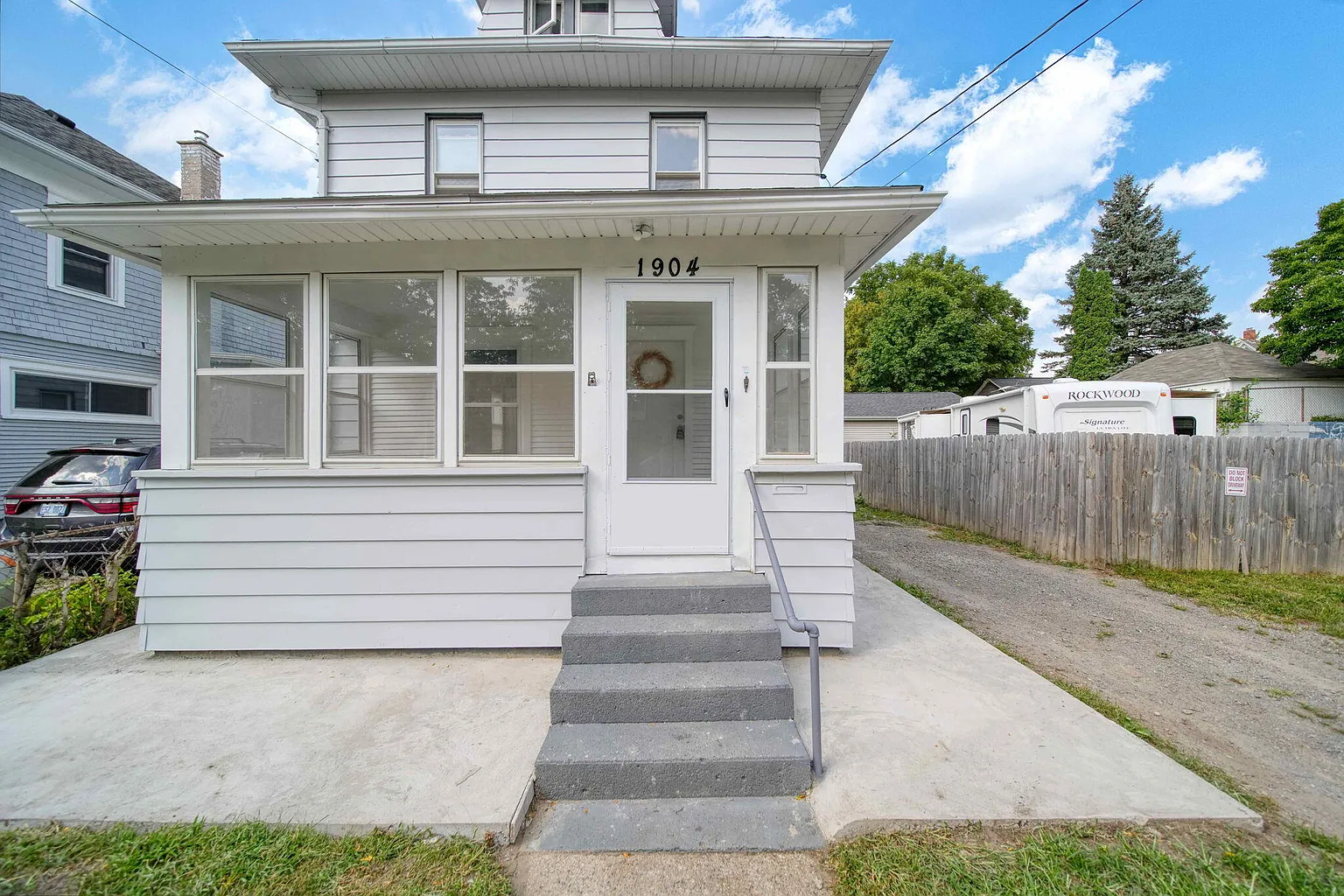 1904 Leroy St photo 1