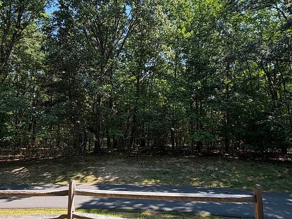 4th image of 1 Reiling Pond Rd