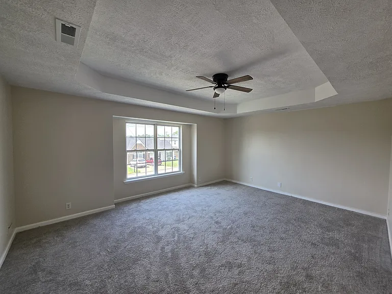 1240 Shannon Ln — Photo 4