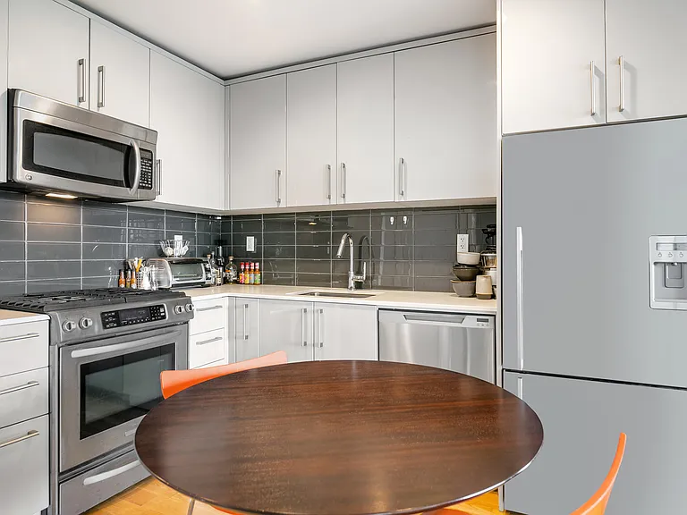 139 Skillman Ave #6C — Photo 3