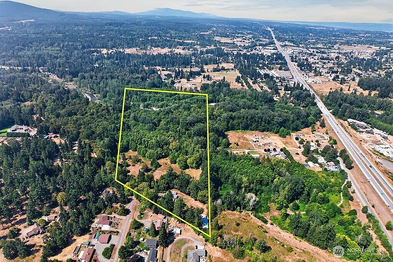 3rd image of 192 Rondale Drive