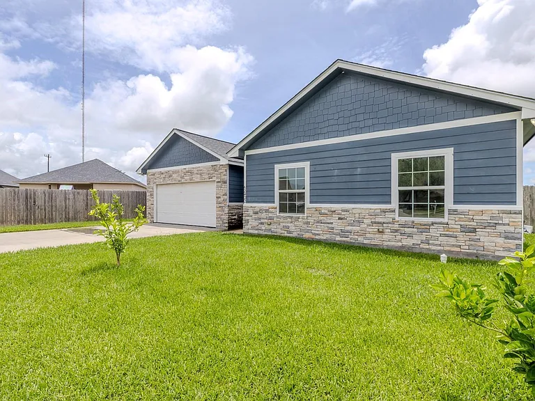 2422 Cardinal Dr — Photo 34