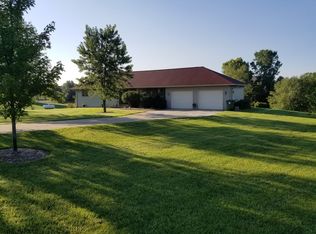 3325 Terrace Lake Rd, Crawfordsville, IA 52621