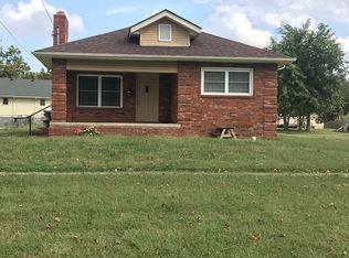 402 S Pennsylvania Ave, Carterville, IL 62918
