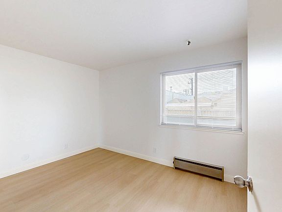 5th image of 3770 24th St APT 206