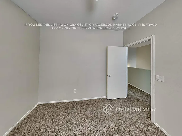 2101 E Caspian Way — Photo 14