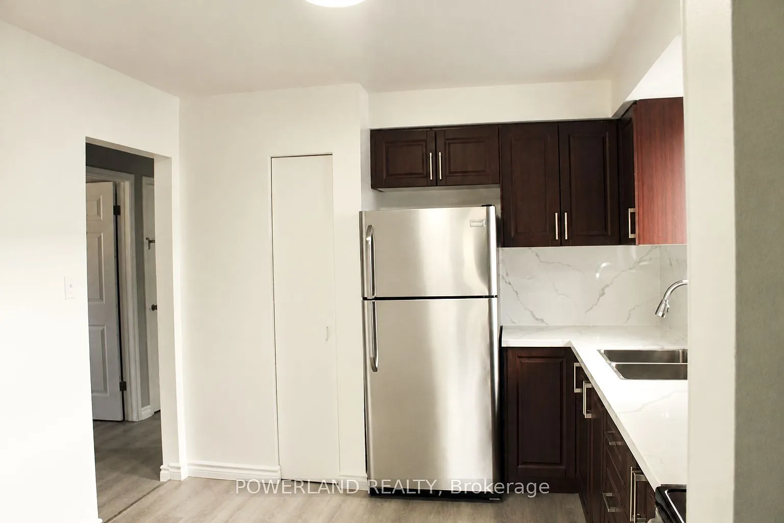 3 bed, $2,000 — Photo 4