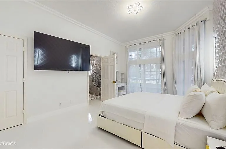 13646 Callington Dr — Photo 20
