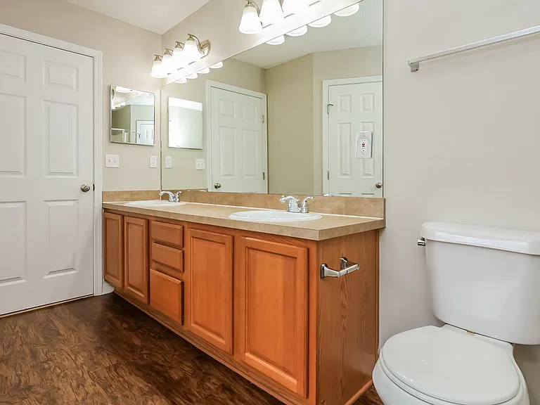 3209 Silverado Cir — Photo 10