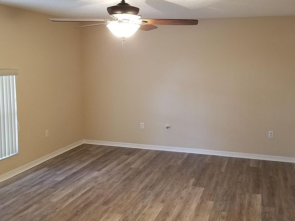 5th image of 2100 Tealwood Cir