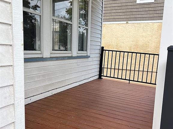2nd image of 10 Warman St Floor 1