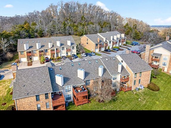 3rd image of 125 Villa View Ct