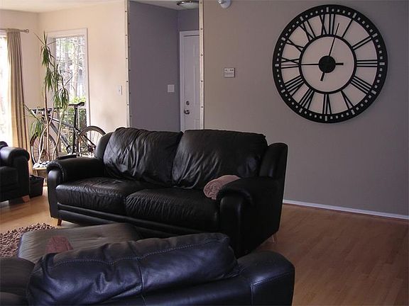 2nd image of 2305 Country Park Dr SE