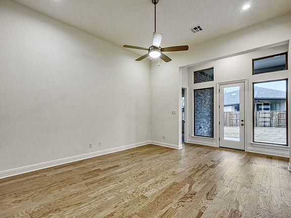 3rd image of 253 Prickly Poppy Loop