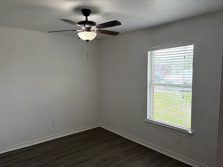 114 Bluebonnet Rd #1 — Photo 4