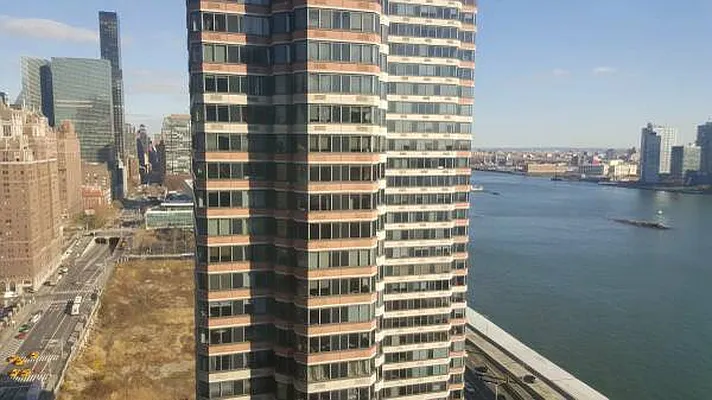 Rented by Akam Sales and Brokerage | media 11