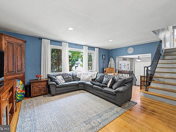 4th image of 5 Exeter Ct