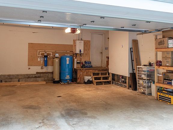 3rd image of 13167 Blackwood Forest Dr