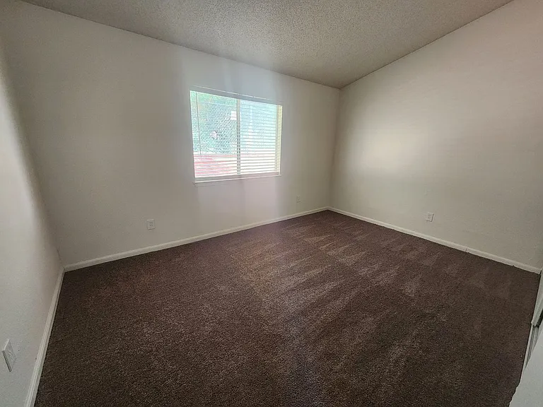 73512 Sun Valley Dr — Photo 9